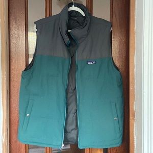 Patagonia reversible puffer down vest. Mens size L.